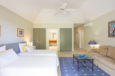 Luxury Villa Photo #34