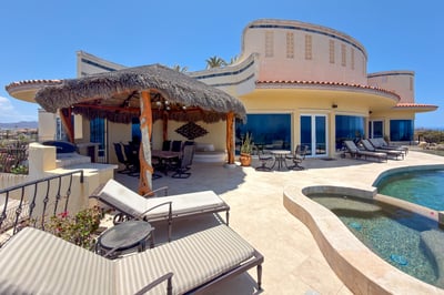 Luxury Villa Photo #9
