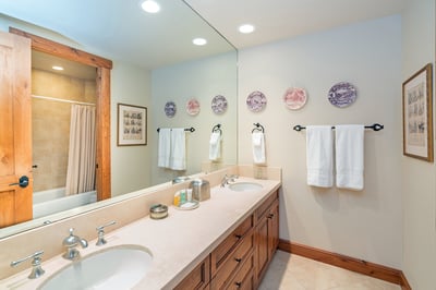 Luxury Villa Photo #17