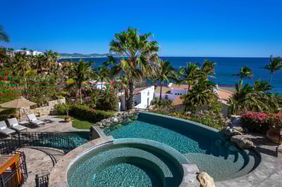 Luxury Villa Photo #5