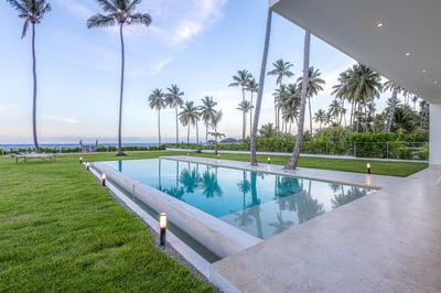 Luxury Villa Photo #6