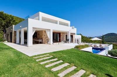 Luxury Villa Photo #13