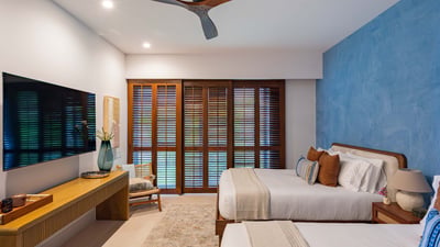 Luxury Villa Photo #23