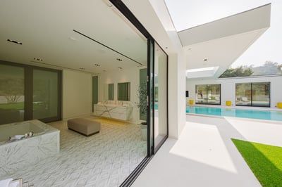 Luxury Villa Photo #32