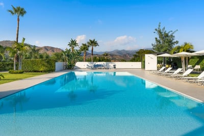 Luxury Villa Photo #5