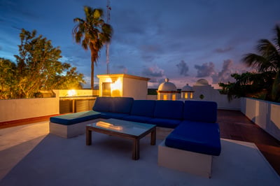 Luxury Villa Photo #30