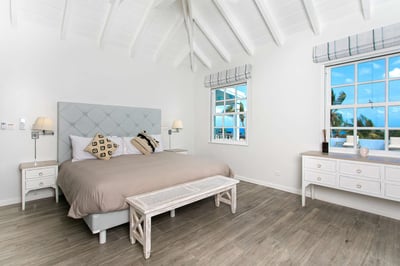 Luxury Villa Photo #17