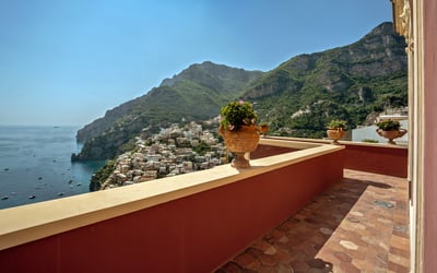 Luxury Villa Photo #2