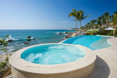 Luxury Villa Photo #3