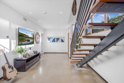Luxury Villa Photo #4