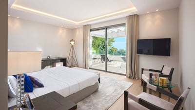 Luxury Villa Photo #20
