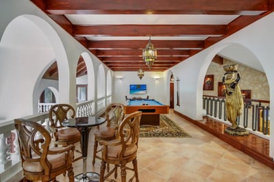 Luxury Villa Photo #27