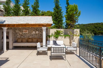Luxury Villa Photo #18