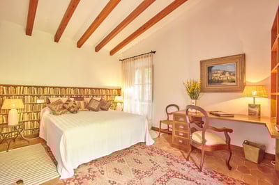 Luxury Villa Photo #16
