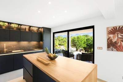 Luxury Villa Photo #60