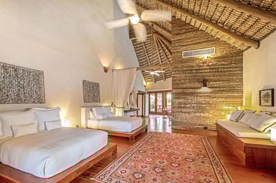 Luxury Villa Photo #29