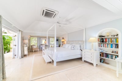 Luxury Villa Photo #31