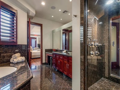 Luxury Villa Photo #37