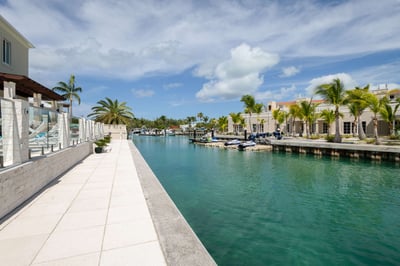 Luxury Villa Photo #4