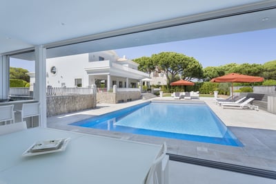 Luxury Villa Photo #6