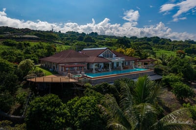 Luxury Villa Photo #5