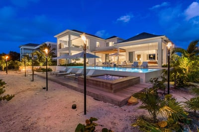 Luxury Villa Photo #8