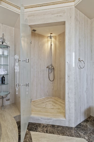 Luxury Villa Photo #28