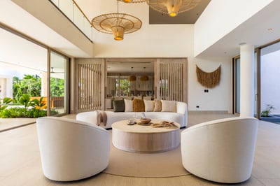 Luxury Villa Photo #17