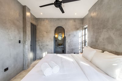 Luxury Villa Photo #50