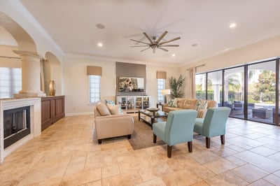 Luxury Villa Photo #32