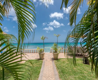 Luxury Villa Photo #2