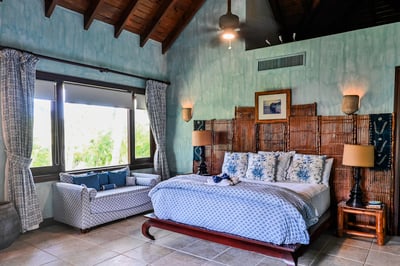 Luxury Villa Photo #24