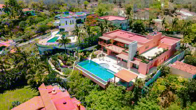 Luxury Villa Photo #2