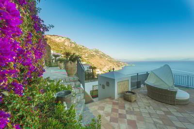 Luxury Villa Photo #6