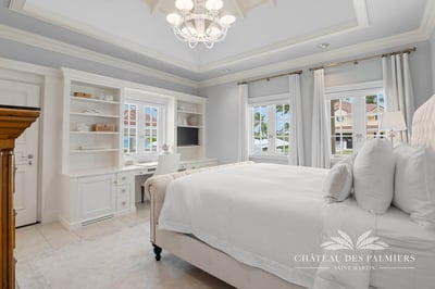 Luxury Villa Photo #38