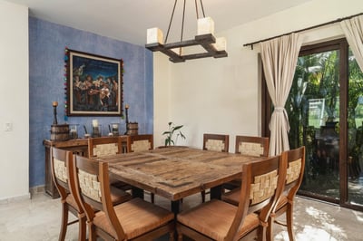 Luxury Villa Photo #15