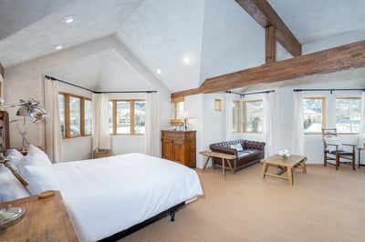 Luxury Villa Photo #15
