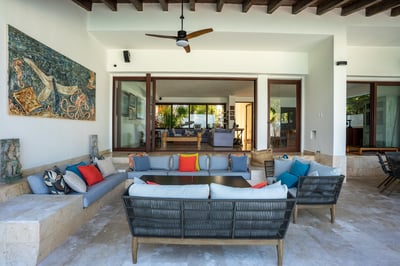 Luxury Villa Photo #12