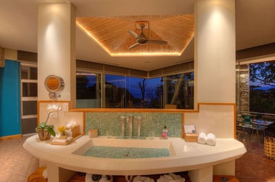 Seaside 1 Aqua Room