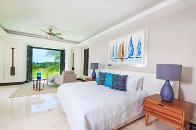 Luxury Villa Photo #12