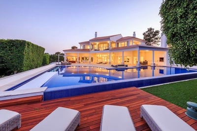 Luxury Villa Photo #3
