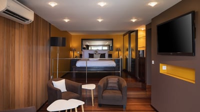 Bedroom 3: Located on a different level. King size bed, air conditioning, HD-TV with Canal Sate