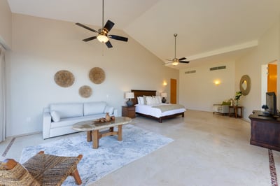 Luxury Villa Photo #50