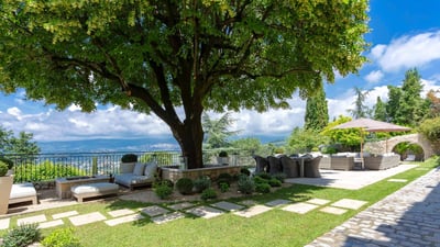 Luxury Villa Photo #4
