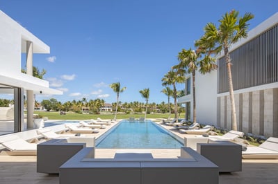 Luxury Villa Photo #8