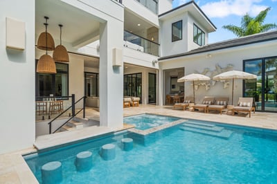 Luxury Villa Photo #4