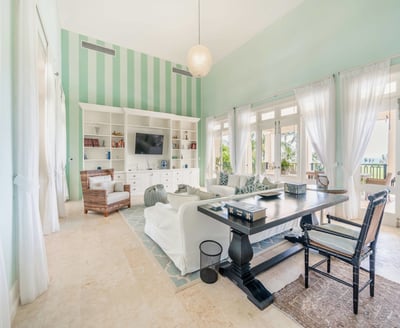 Luxury Villa Photo #13
