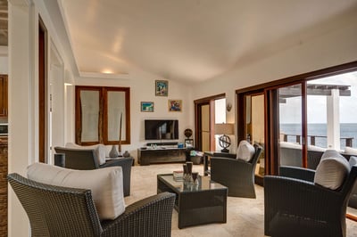 Luxury Villa Photo #11