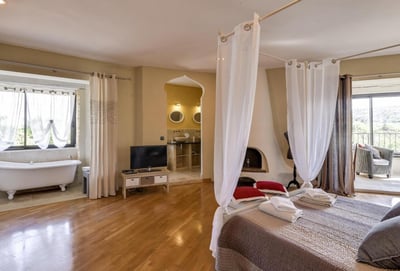 Luxury Villa Photo #31