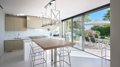 Luxury Villa Photo #9